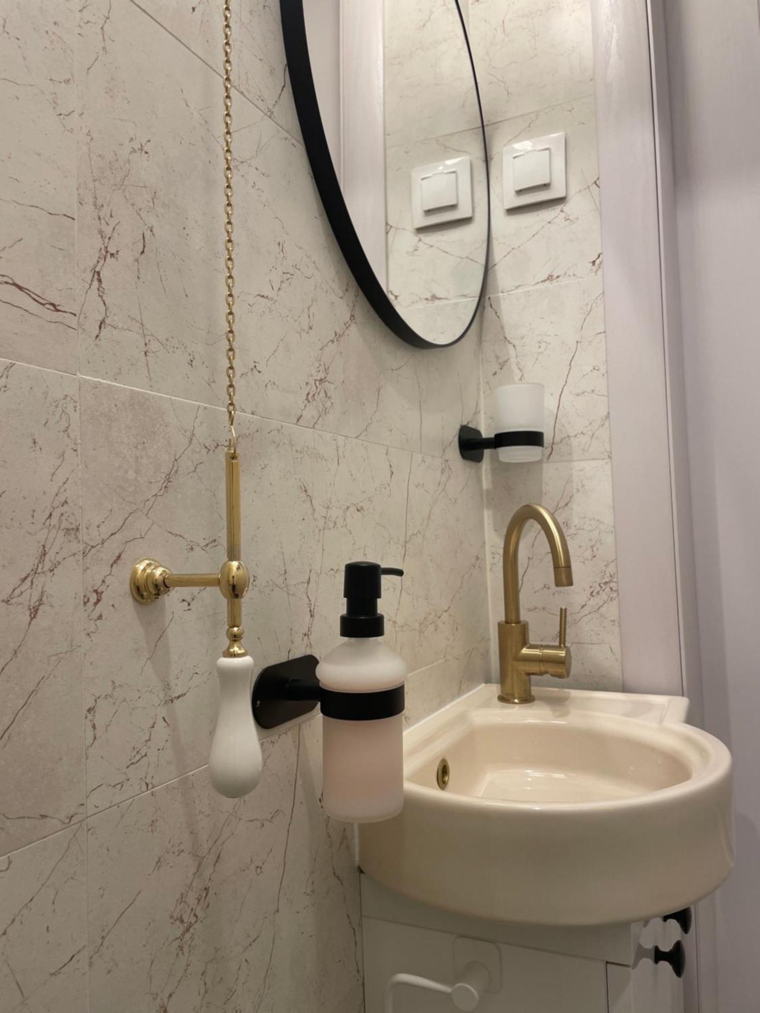 شقة Studio Alice Romana Square بوخارست المظهر الخارجي الصورة